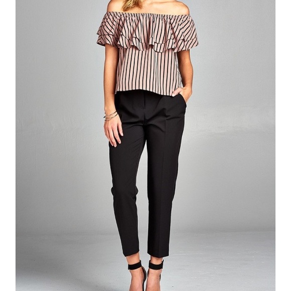 ⭐️HP⭐️ Last One! Ruffled off shoulder top - Picture 5 of 5